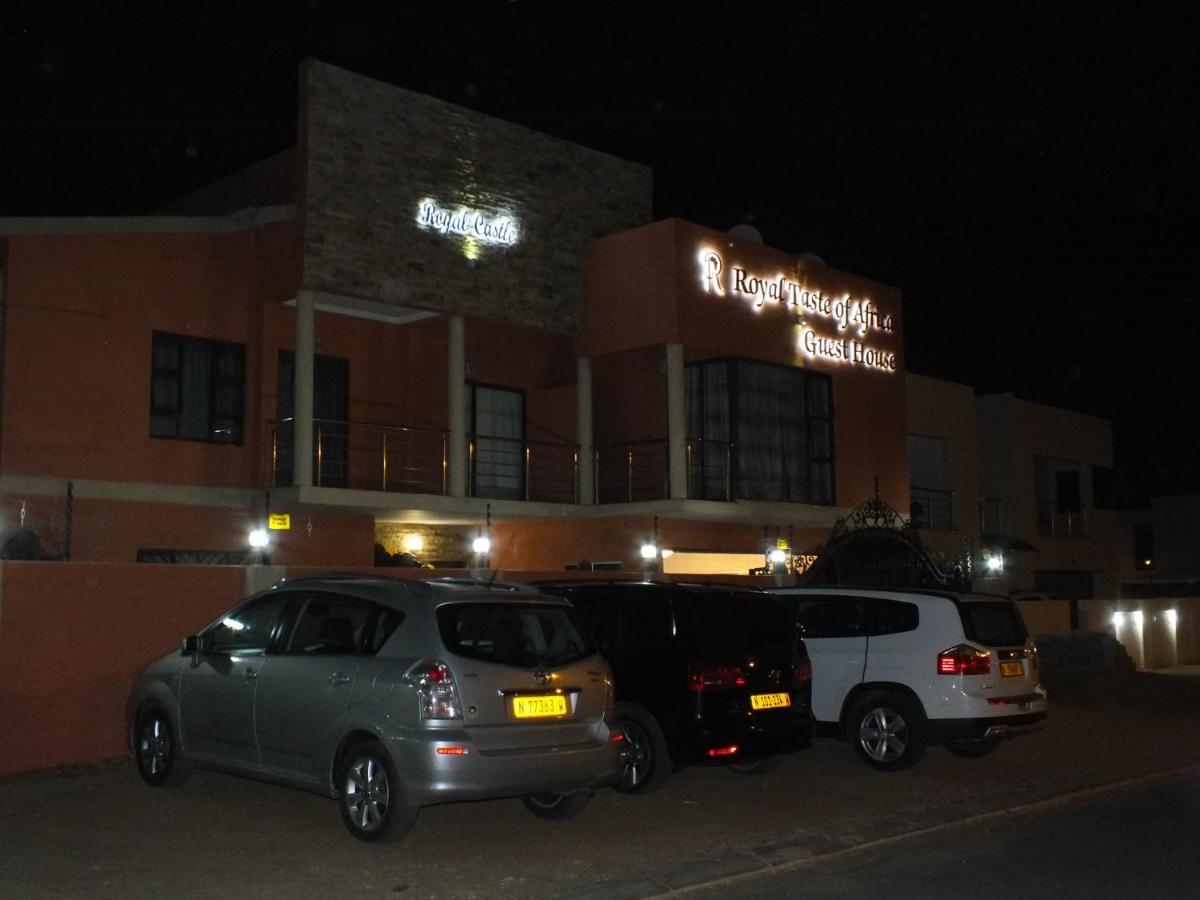 Royal Castle Guest House Windhoek Bagian luar foto