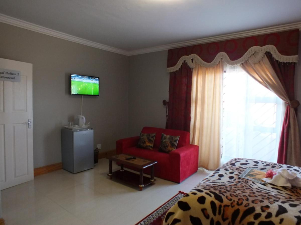 Royal Castle Guest House Windhoek Bagian luar foto