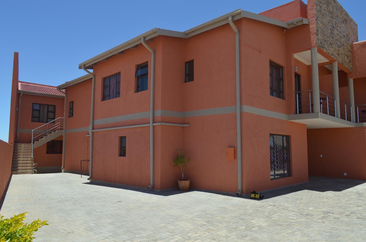 Royal Castle Guest House Windhoek Bagian luar foto