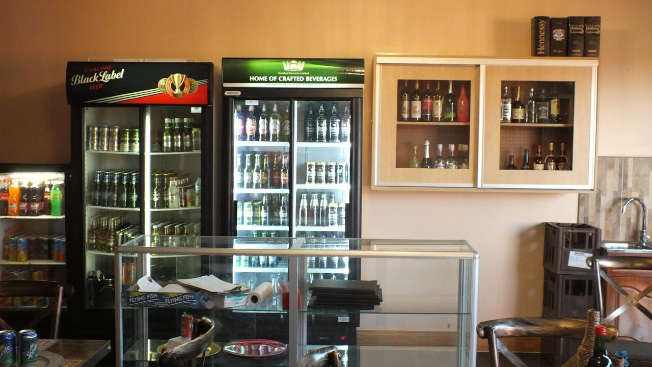 Royal Castle Guest House Windhoek Bagian luar foto