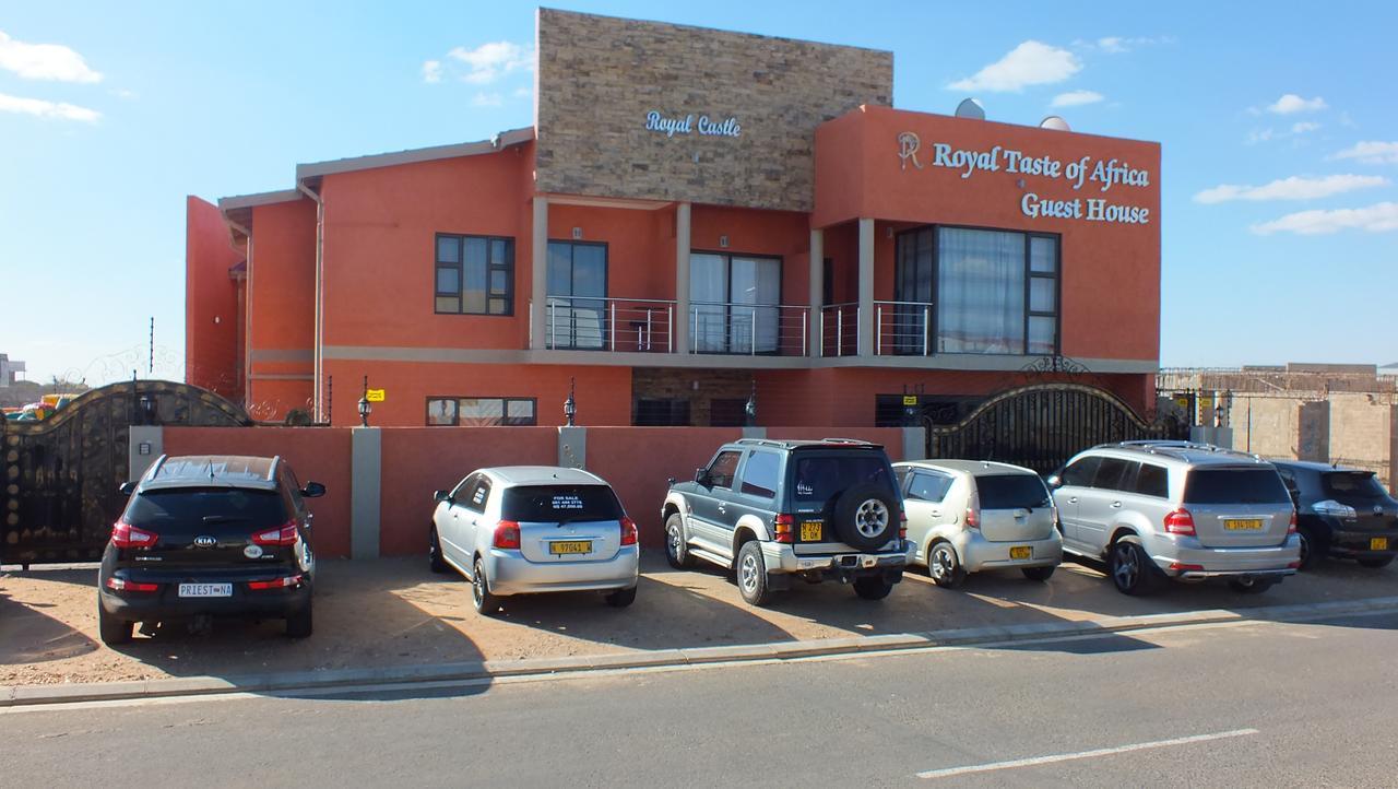 Royal Castle Guest House Windhoek Bagian luar foto