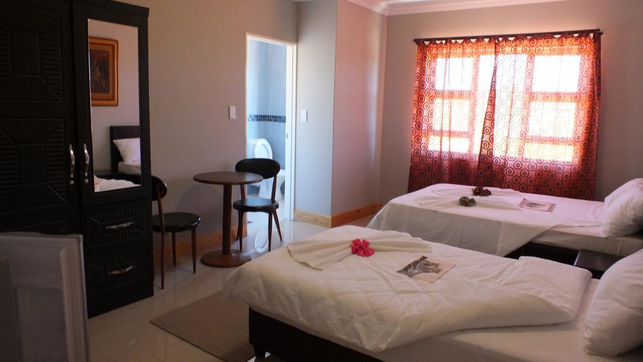 Royal Castle Guest House Windhoek Bagian luar foto