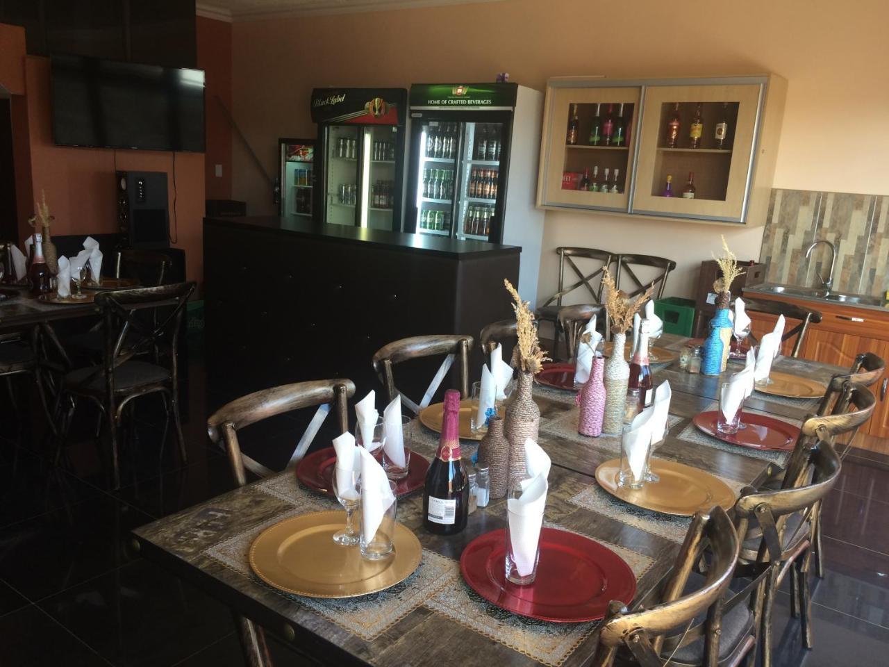 Royal Castle Guest House Windhoek Bagian luar foto